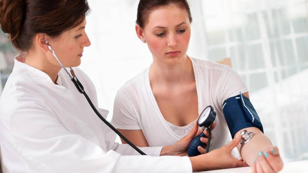 La presión arterial alta debe ser diagnosticada por un profesional de la salud.