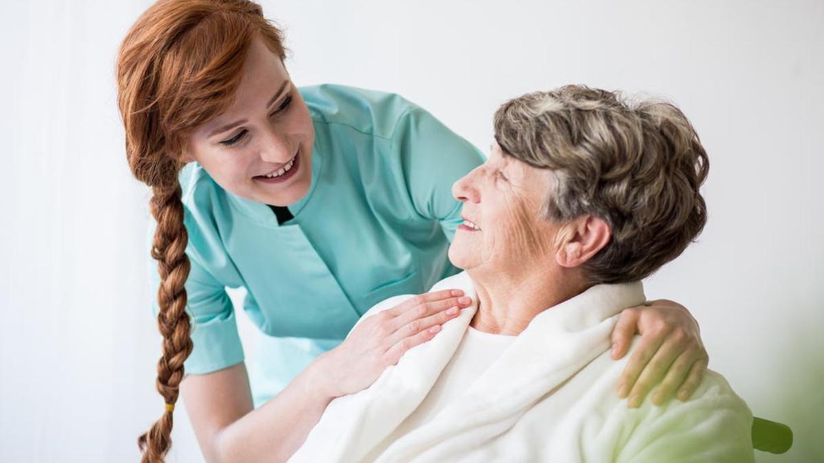 Un estudio de la Escuela de Medicina de la Universidad de Stanford presentado el sábado reveló que las transfusiones de plasma sanguíneo de personas jóvenes a pacientes con Alzheimer moderado pueden producir mejoras en las condiciones de los últimos.