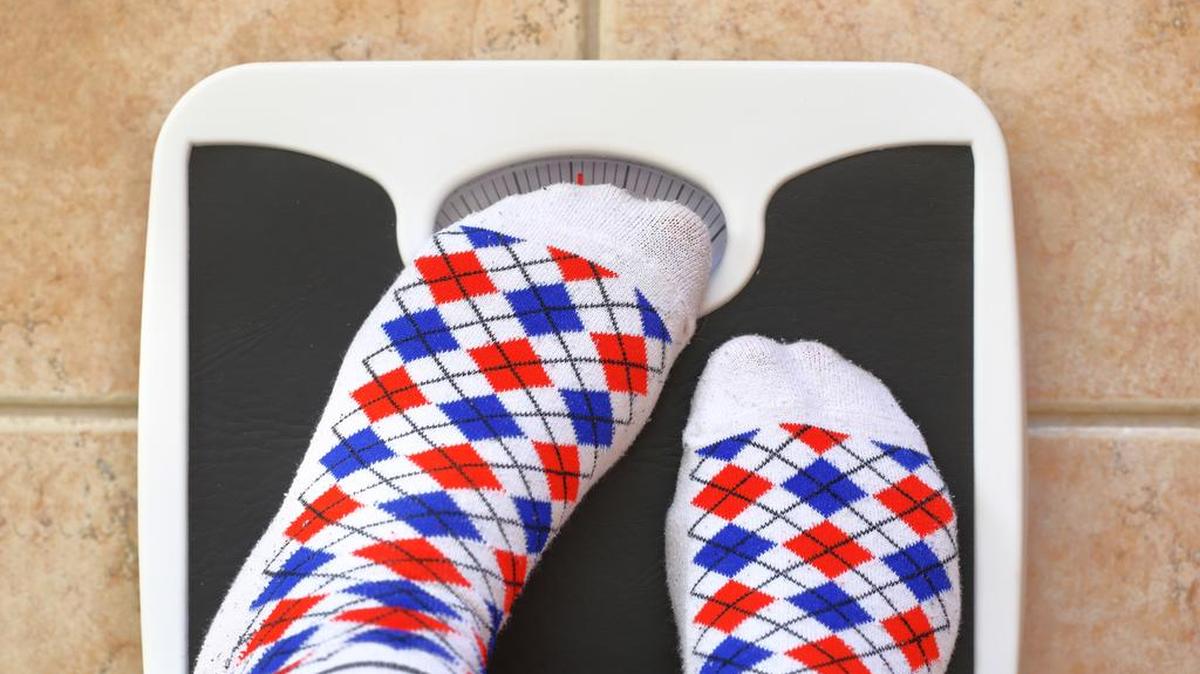 La tasa de obesidad en los jóvenes hispanos fue de 21,9 % en comparación con un 19,5 % entre los afroamericanos, un 14.7 % en los blancos y un 8.6 % entre los asiáticos.