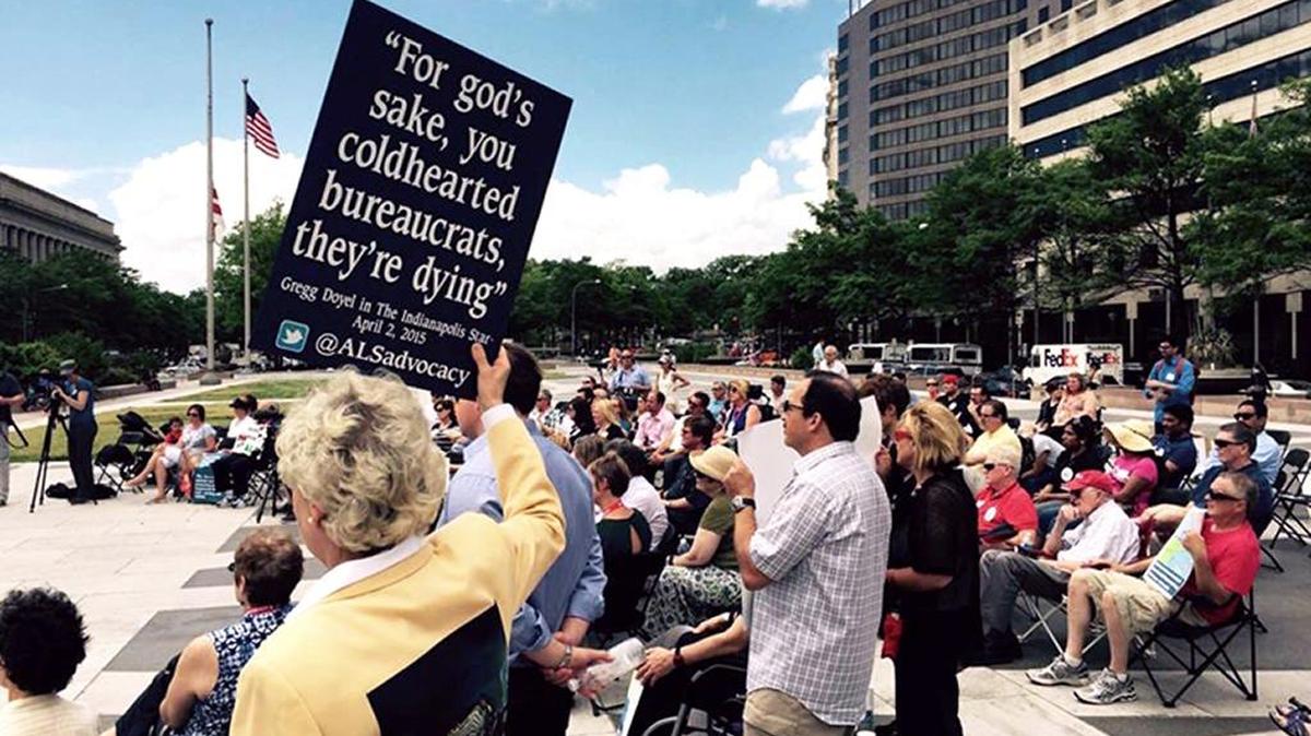 Pacientes con la enfermedad de Lou Gehrig en una marcha en Washington DC, para pedir la expansión del acceso a drogas experimentales.