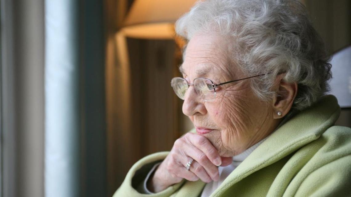 Cuando una persona mayor muestra signos de depresión debe ser evaluada por su médico.