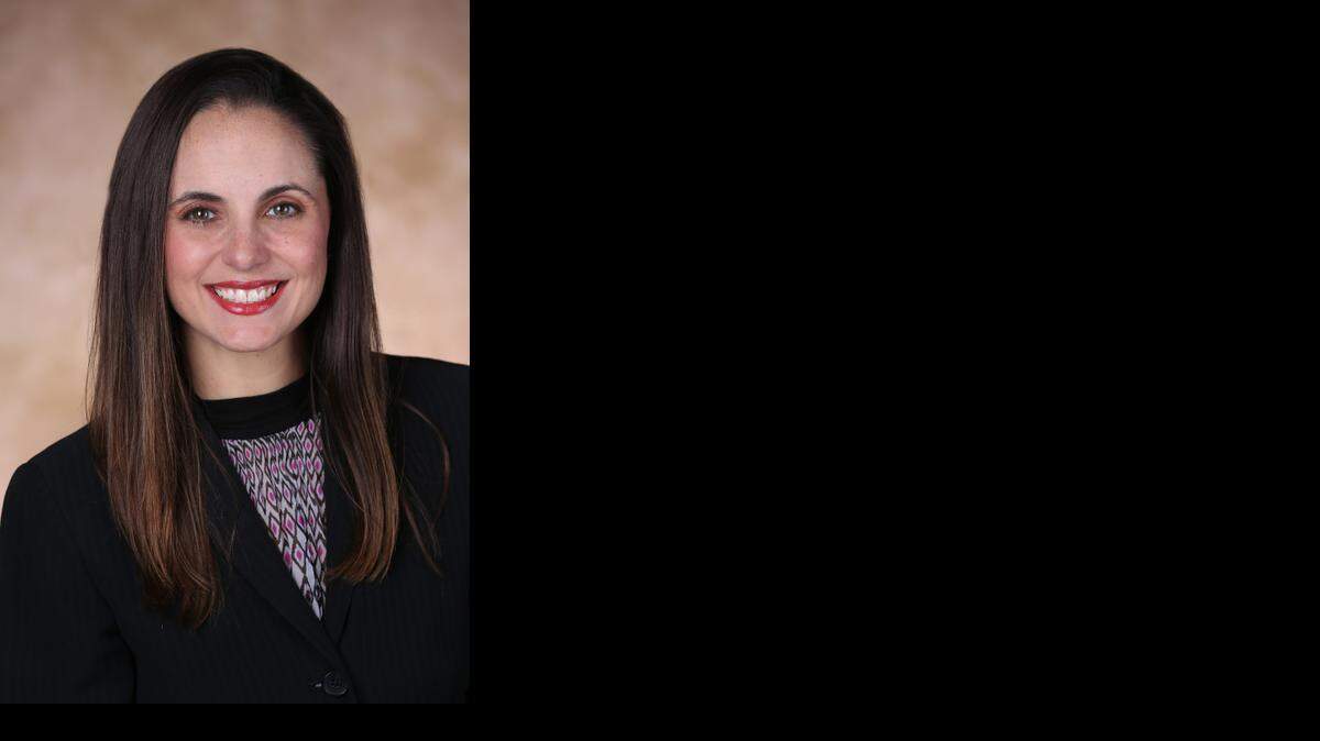 
Cathy Clark-Reyes, nutricionista del Baptist Health Primary Care, dice la mayoría de los adultos no deberían tomar más de dos tazas de café al día.
