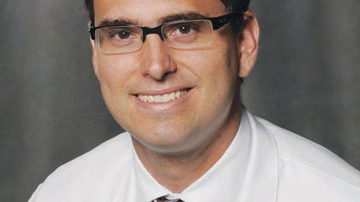 Dr. Bruno Bastos, oncólogo de Maroone Cancer Center en Cleveland Clinic Florida.