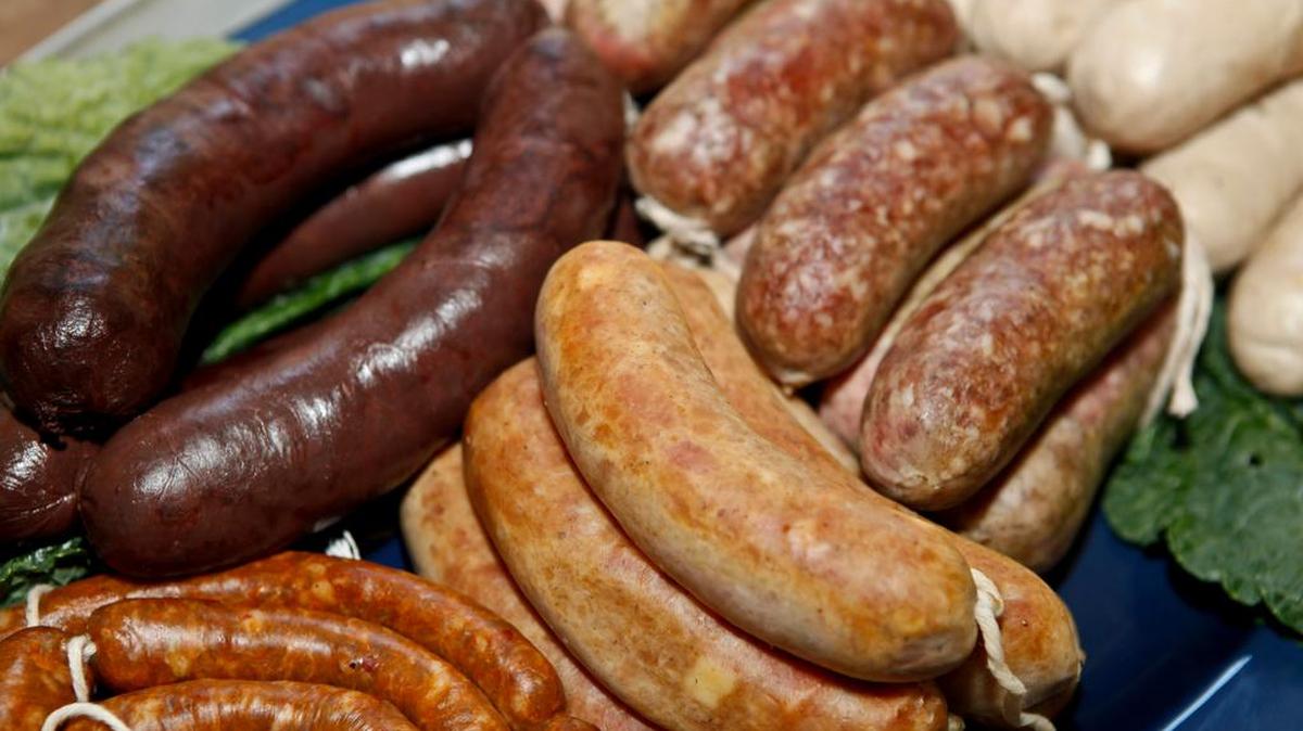 Las carnes procesadas como el ‘hot dog’ y embutidos aumentan el riesgo de cáncer, según informe de la Organización Mundial de la Salud.