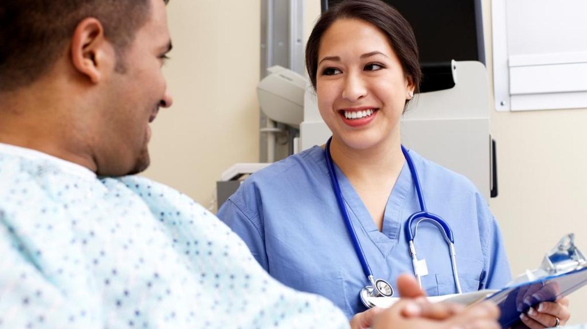 Quienes ya padecen enfermedad inflamatoria intestinal podrían beneficiarse de una dieta rica en proteínas, mientras que una dieta baja en proteínas podría ser lo más adecuado para quienes tienen predisposición genética al cáncer de colon.