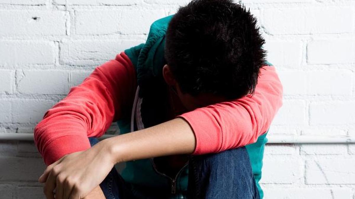 Si sospecha que un niño o adolescente que conoce está sufriendo de depresión, ¡diga algo de inmediato!