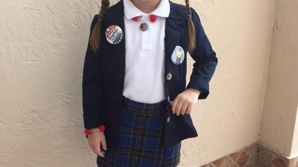 Sophie se presentó vestida como toda una candidata a un puesto tan público como el de presidenta de su clase.