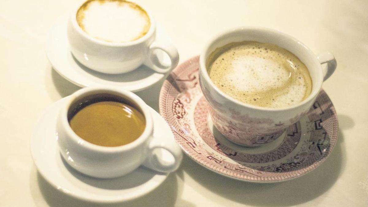 A new study shows that drinking fewer than two cups of coffee per day reduced the risk of subclinical hypothyroidism.