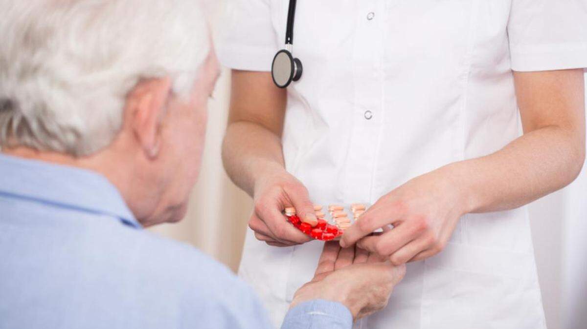 Según explican en la revista, el salsalato inhibe la acetilación de la proteína tau, un proceso que la convierte en más tóxica y que induce los procesos neurodegenerativos y los déficits cognitivos.