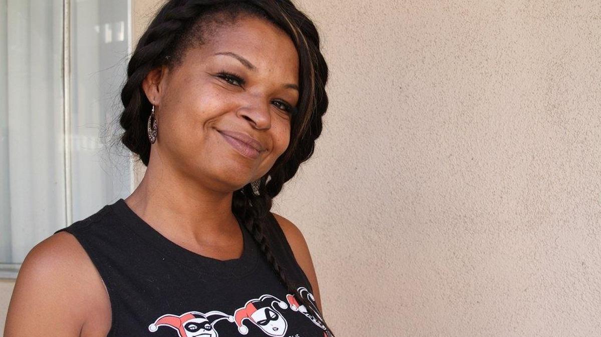 Chalfonte LeNee Queen de San Diego dice que ha sufrido violentos episodios de vómitos gran parte de las últimas dos décadas, hasta que supo que su afección estaba relacionada con el consumo de marihuana.