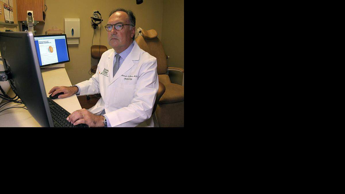 
“Después de la retinopatía diabética, el glaucoma tiene la incidencia más alta en términos de causar ceguera en la población”, indica el doctor Eduardo Alfonso, director del Bascom Palmer.
