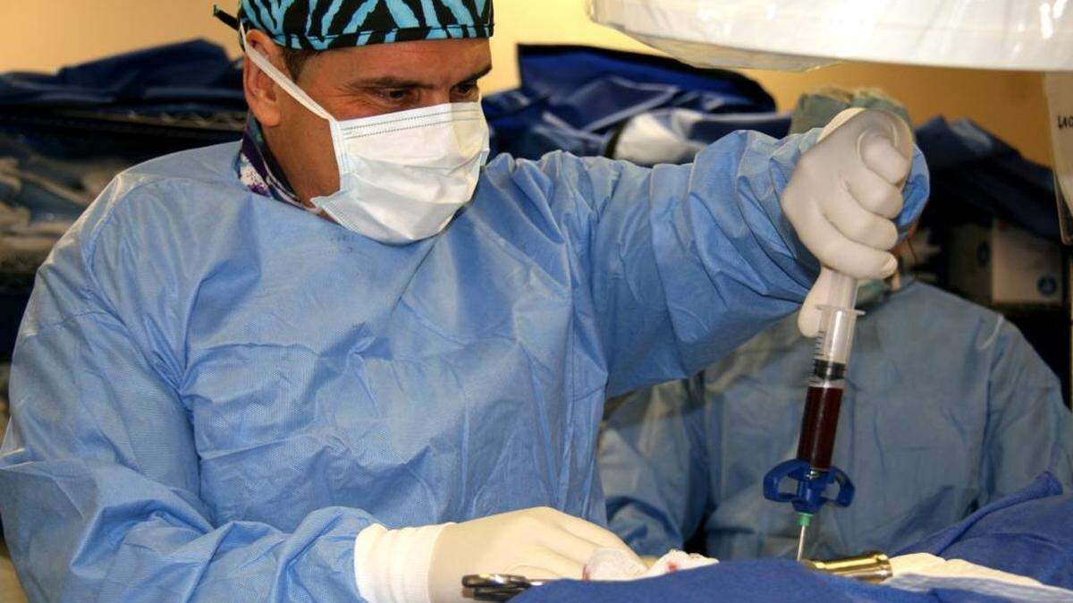Cuando una persona es expuesta a altos niveles de radiación, el DNA de las células del intestino y de la medula ósea se daña.