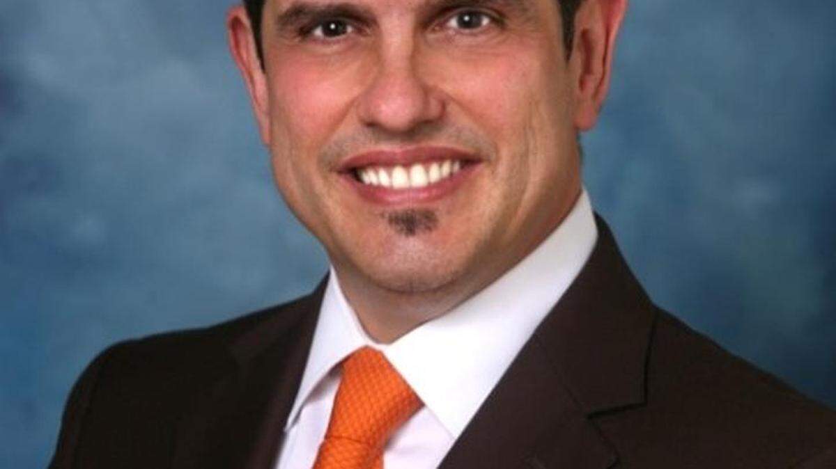 Dr. Ramón Castellanos