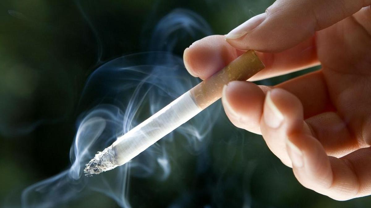 Cuando los pacientes con EPOC siguen fumando, el deterioro de la función pulmonar se acelera y disminuye la eficacia de los tratamientos.