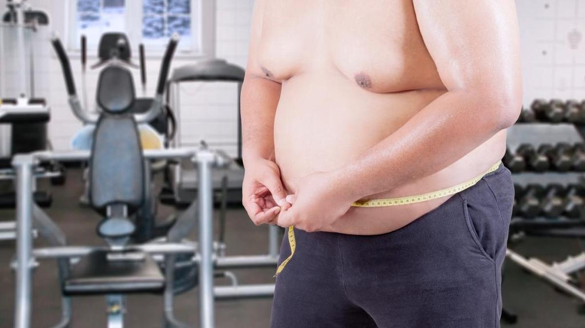 La rutina ideal de ejercicios es una combinación de entrenamiento de pesas o resistencia y ejercicio cardiovascular.