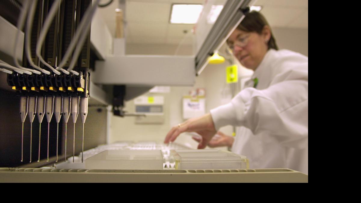 
Myriad Genetics trató de patentar una secuencia genética conocida como BRCA. Esta se usa para la detección del cáncer de seno por predisposición familiar.
