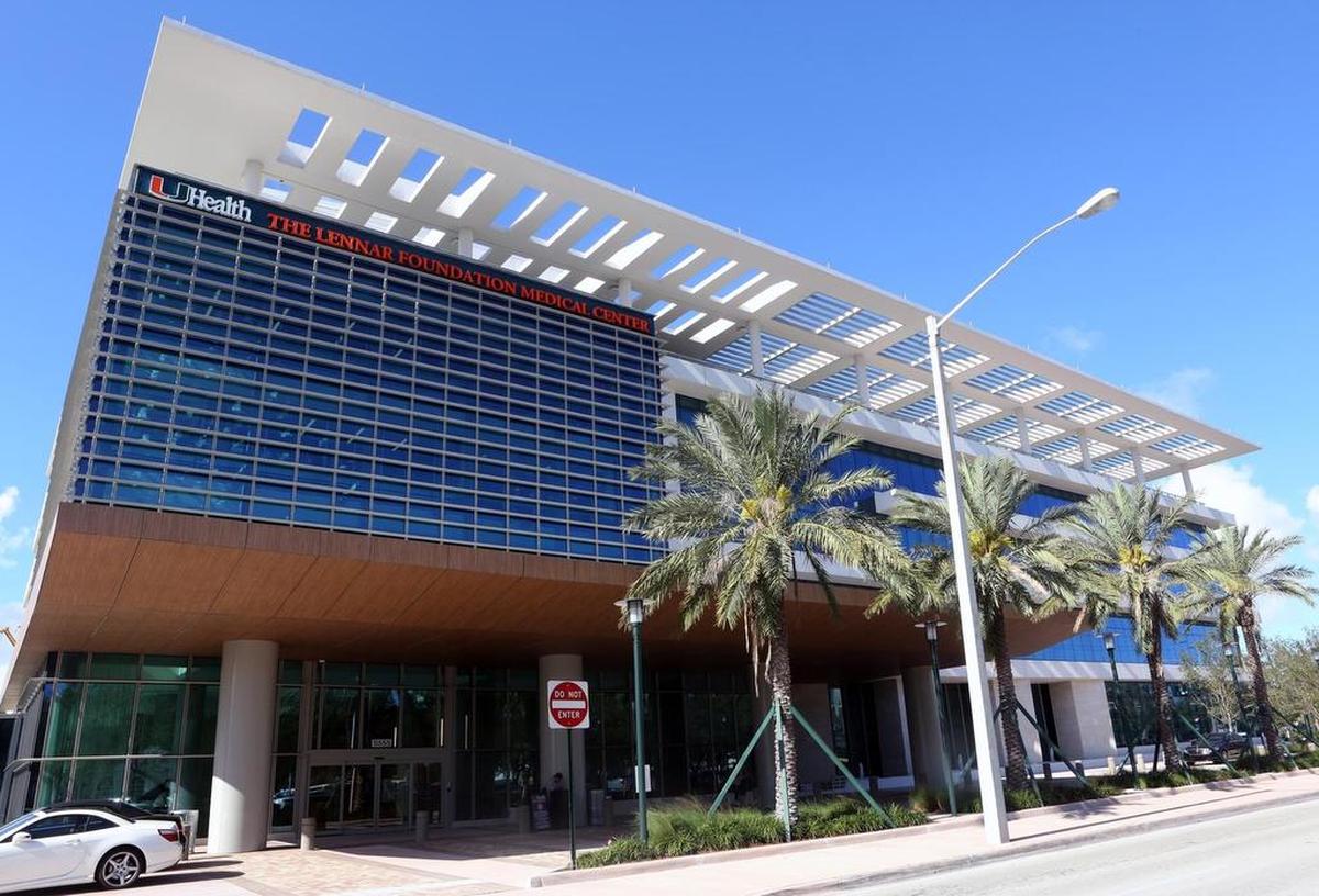 Edificio de la University of Miami Lennar Foundation Medical Center en Coral Gables.
