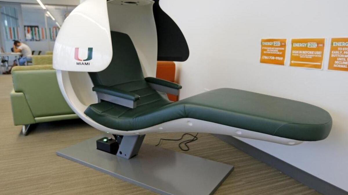 Cápsula para dormir la siesta que se encuentra en Centro de estudiantes de la Universidad de Miami.