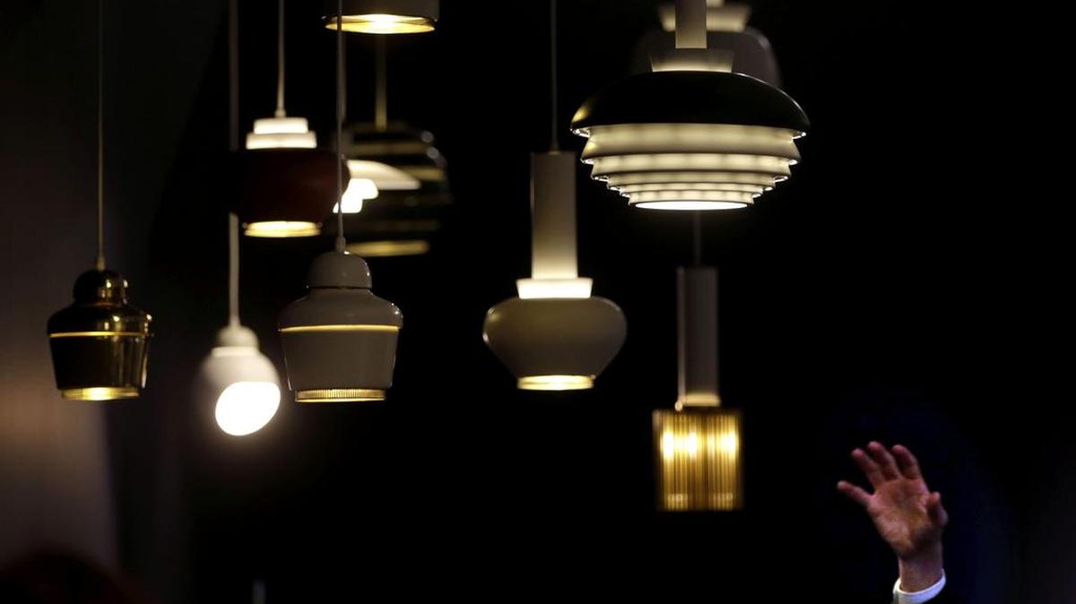
La gran retrospectiva en Madrid sobre el influyente arquitecto y diseñador finlandés Alvar Aalto, reúne 350 piezas, entre maquetas, muebles, lámparas, dibujos y fotografías, de una figura fundamental de la vanguardia artística y arquitectónica del siglo XX. 
