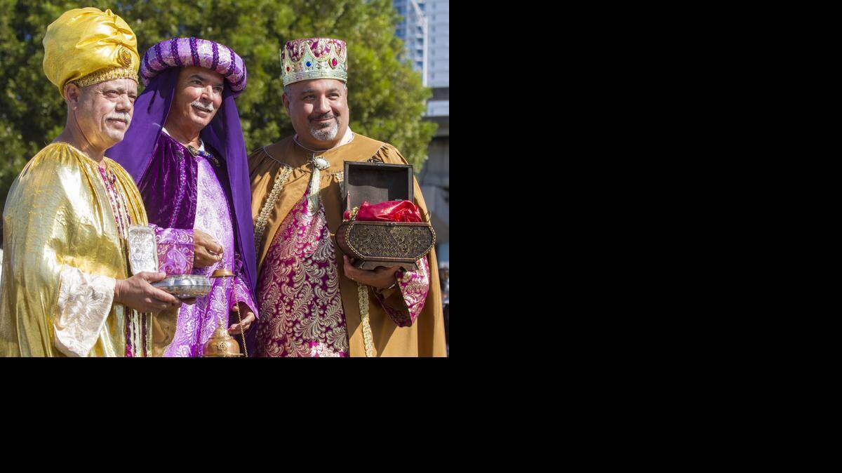 
Los Tres Reyes Magos: Gabriel López, Salvador Cajete y Oscar Vásquez, en el Desfile de Reyes el 12 de enero del 2014 en la Calle Ocho. 
