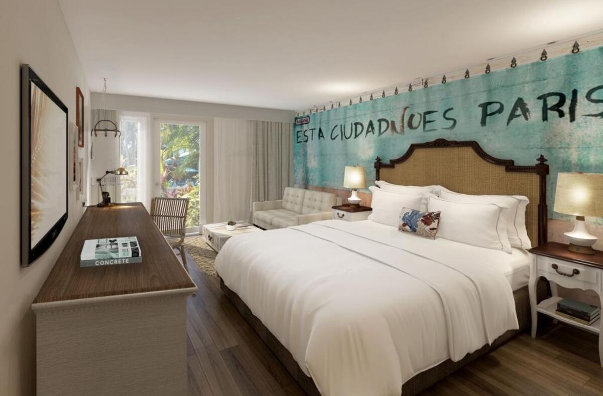 Havana Cabana con 106 habitaciones con nombres como Malecon King, Havana Queen y Pilar Studio.
