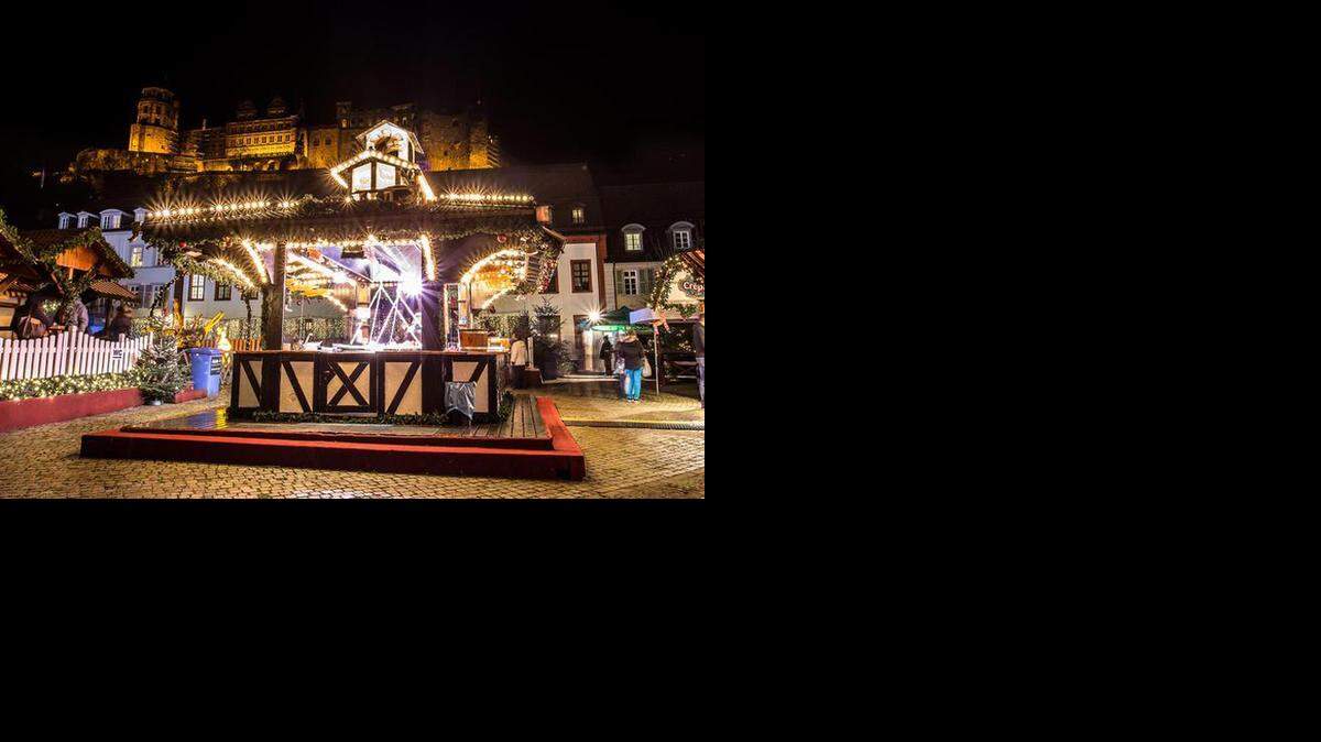
En Heidelberg se encuentran cinco plazas, cada una con su propio mercado. En total más de 140 puestos bellamente decorados venden una gran variedad de artesanías, comidas y bebidas.
