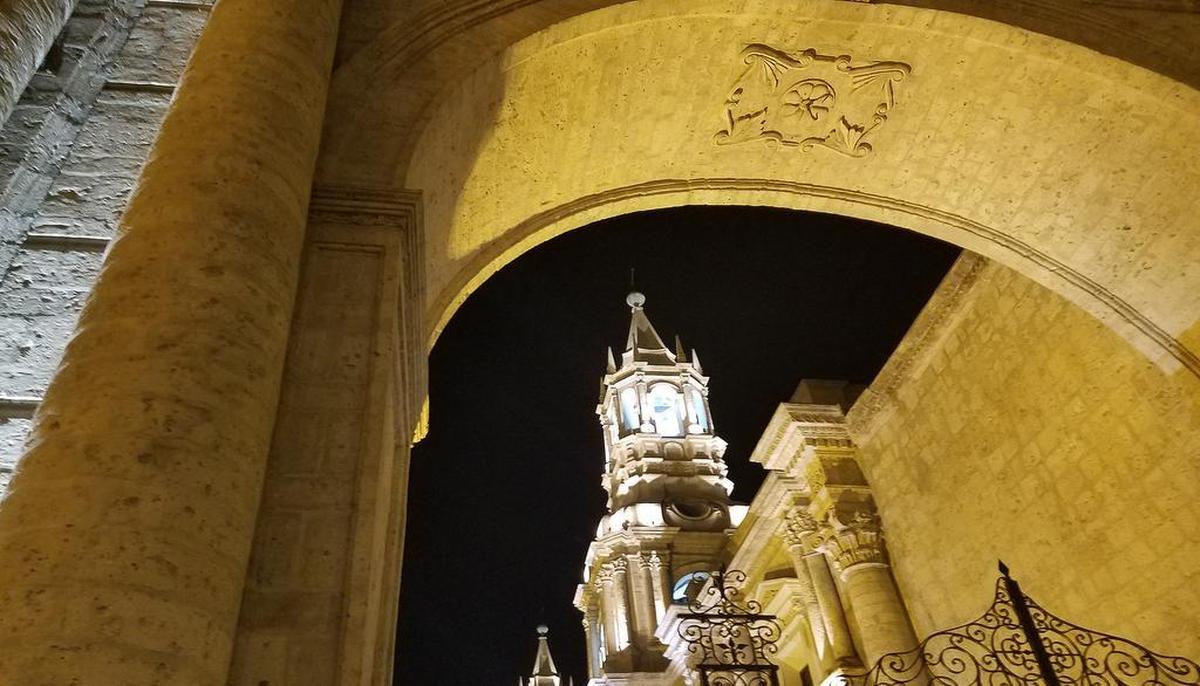 Arequipa es una de las ciudades más importantes de Perú, conocida por su inigualable cocina y nombrada Patrimonio de la Humanidad por la UNESCO.