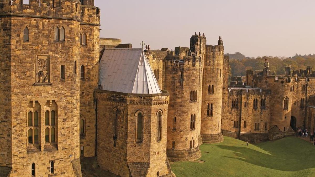 Castillo de Alnwick, en Northumberland. Este castillo fue Hogwarts en las dos primeras películas.