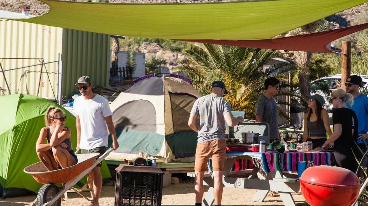 Sage Camping en Joshua Tree, California.