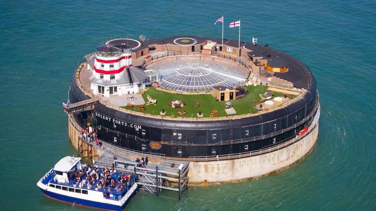 No Man’s Fort, inaugurada en abril de 2015, es la más nueva y la mayor de las tres fortalezas marítimas victorianas, con sus 7,000 metros cuadrados de superficie.