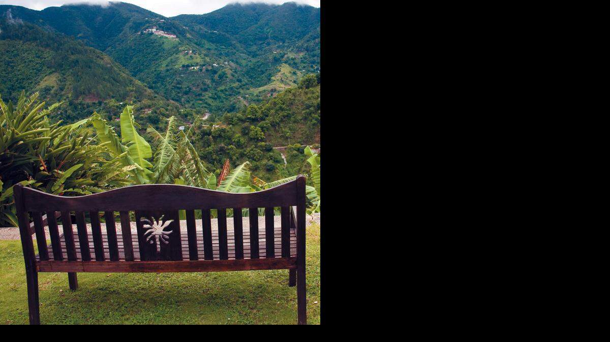 
Jamaica es una isla de constrates, donde se mezclan playas tropicales con selvas y montañas. 
