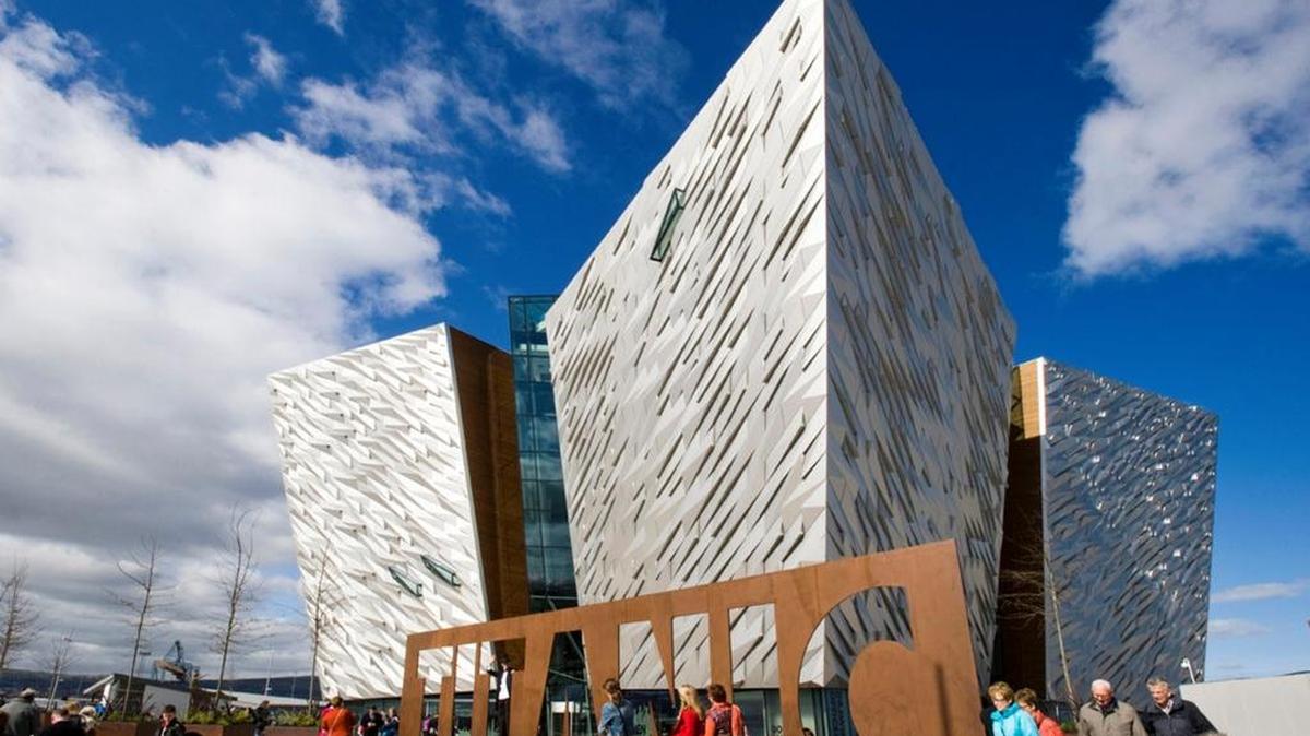 El Museo del Titanic en Belfast, que se encuentra en el mismo lugar dode fue construido el barco.