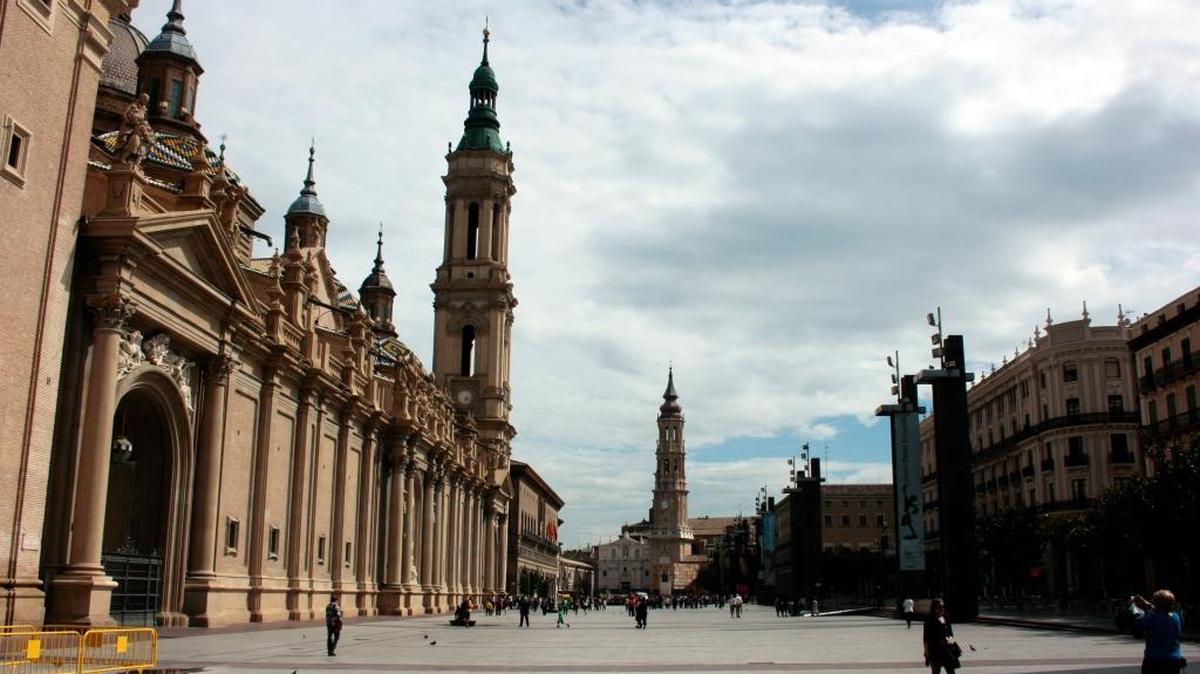 La Plaza del Pilar, la más importante de Zaragoza, conocida también como Plaza de las Catedrales.
