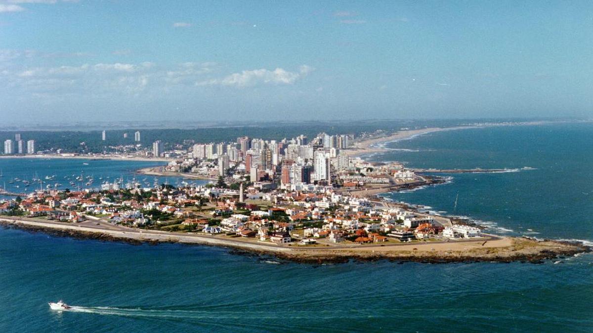Punta del Este, la ciudad de la costa de Uruguay, ha sido comparada con Marbella, Mónaco y la Costa Azul.