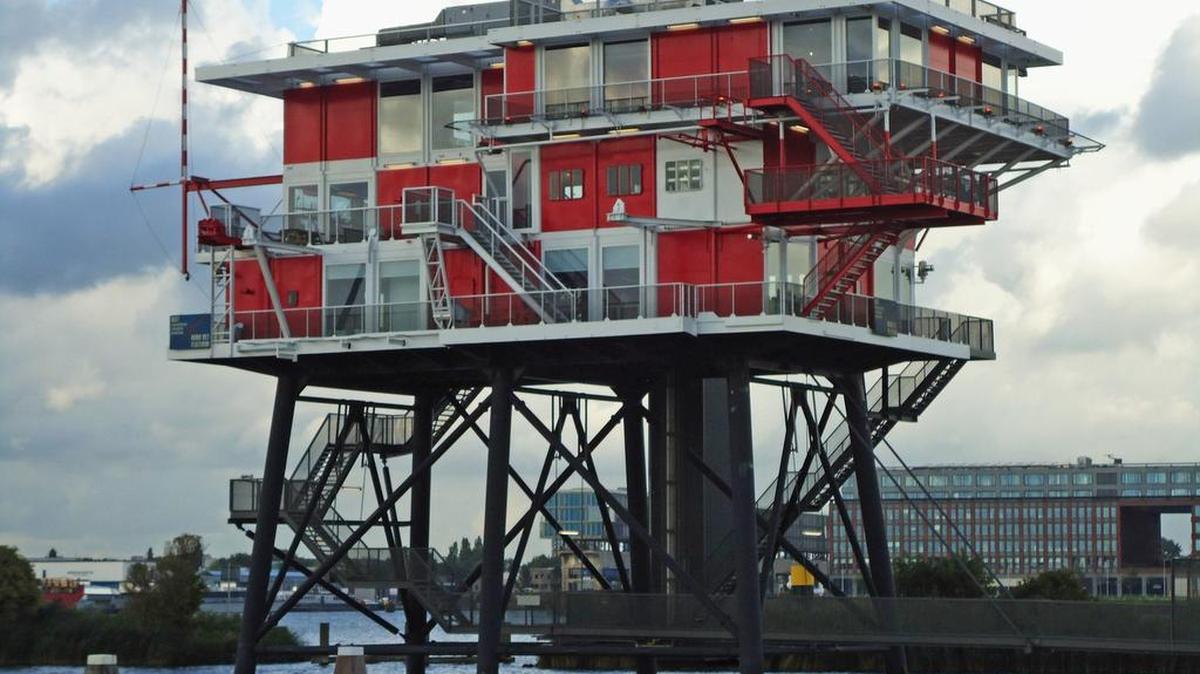 Fachada del restaurante REM Eiland, en Amsterdam. Foto cedida por la Oficina de Turismo de Holanda.