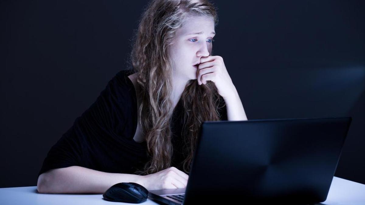 Dile a tu hija que en lo único que solo la ayudarás en sus estudios, pues eso le permitirá terminarlos.