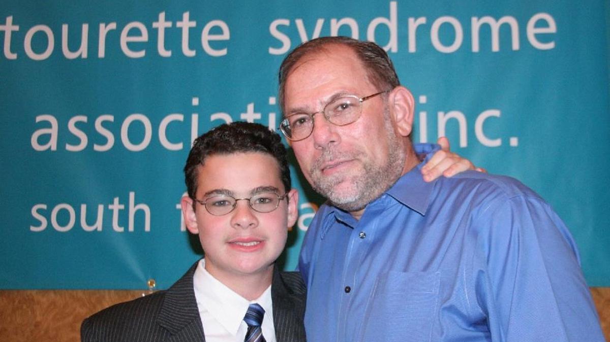 La Tourette Association of America da información y apoyo para personas con síndrome de Tourette y sus familias.