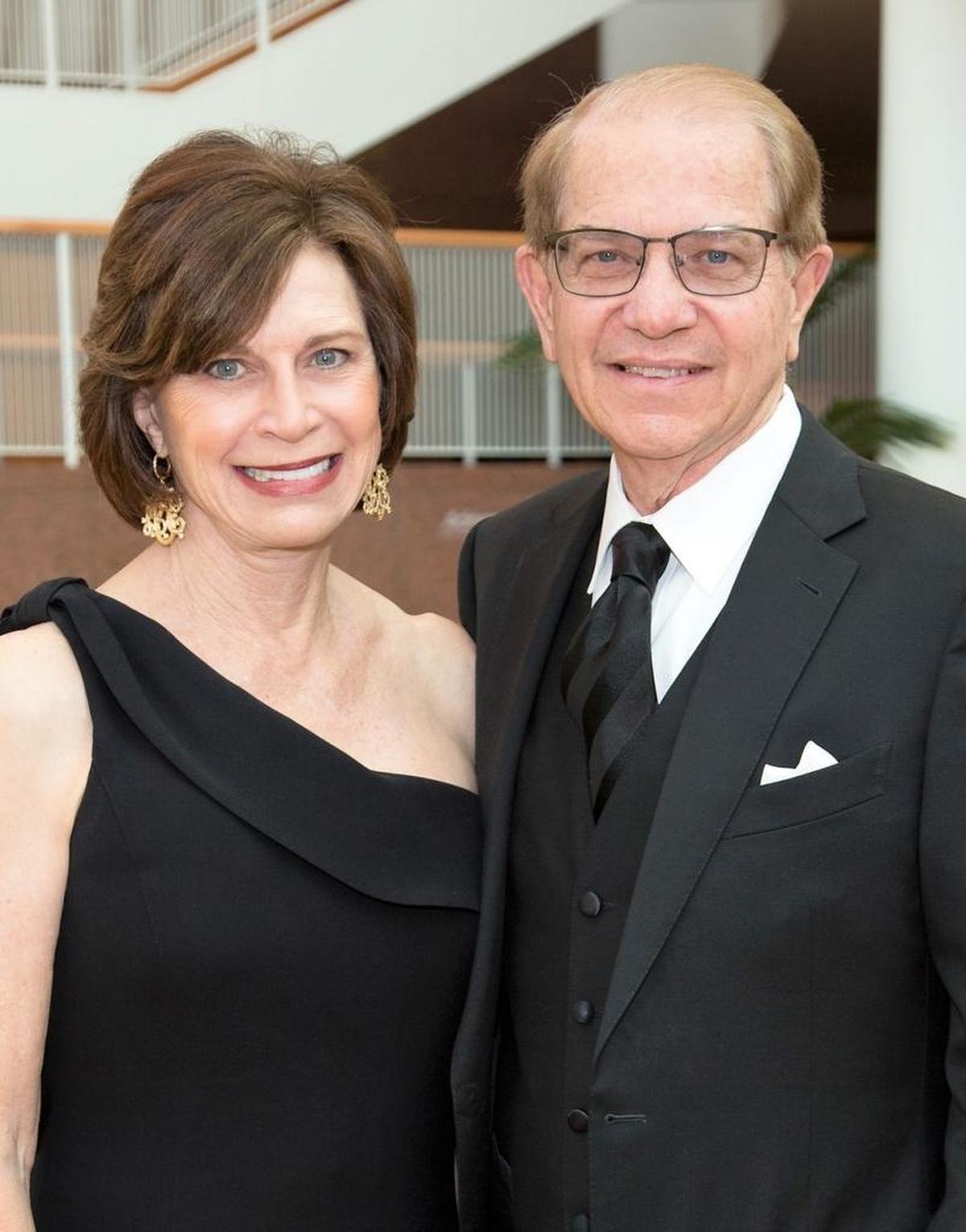 La Dra. Margaret Eidson y Mike Eidson.