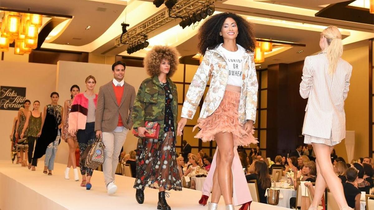 El desfile de modas de Saks Fifth Avenue Dadeland.