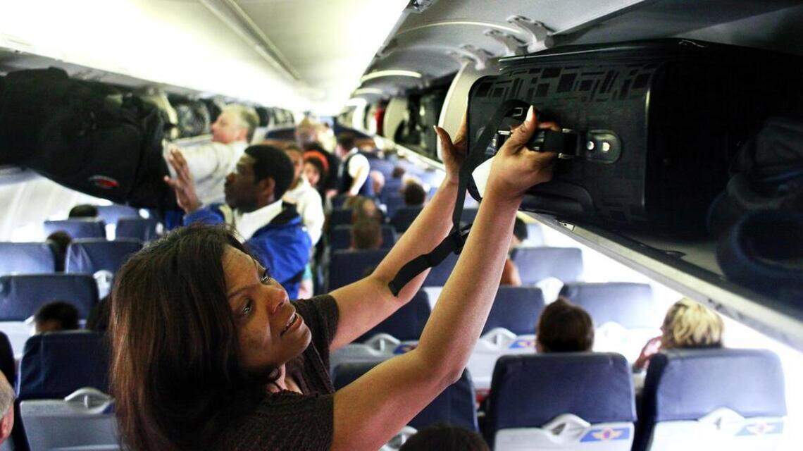 ¿Cuál es la cortesía en los aviones hoy?