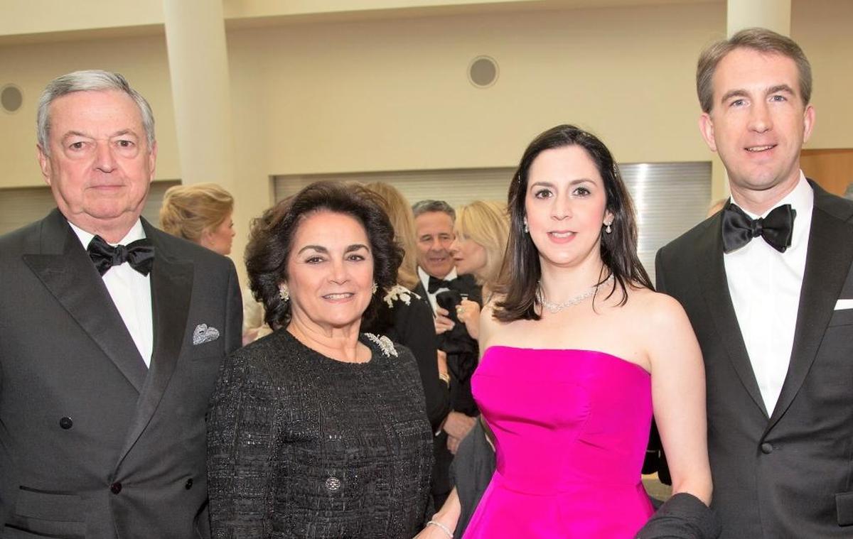 Armando y Margarita Codina junto a Ana Codina Barlick y Robert Barlick.