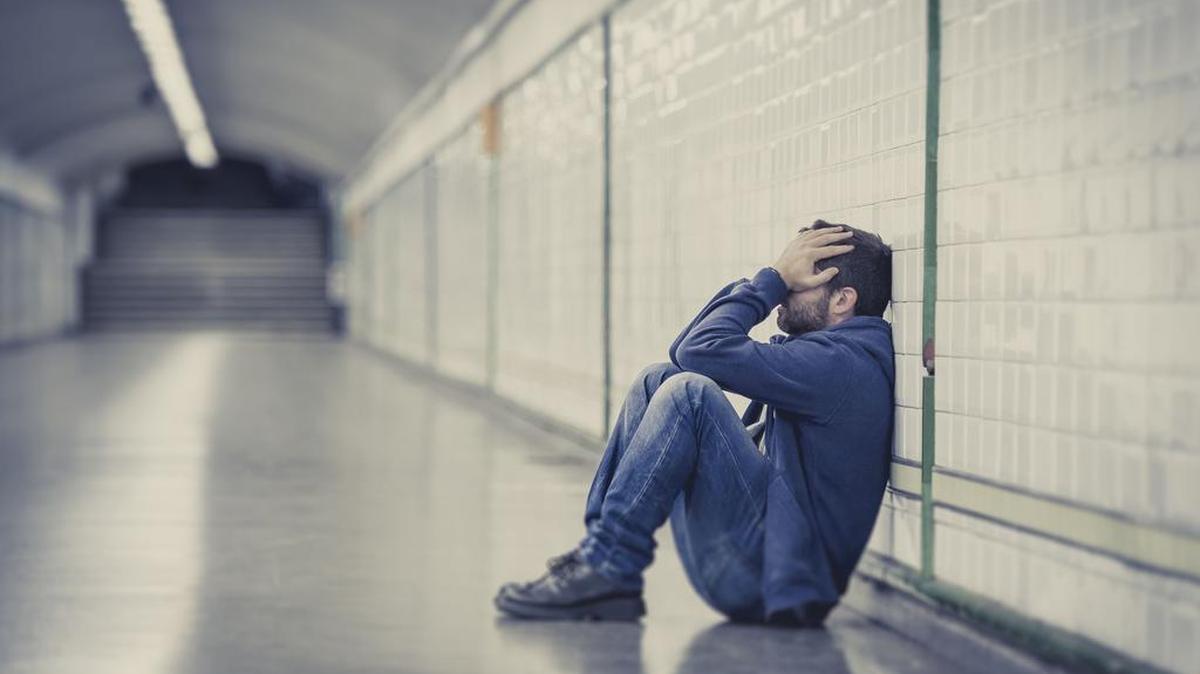 La depresión es un estado de ánimo intenso, que ocasiona tristeza, desánimo y desesperanza.