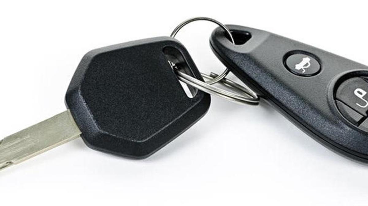 Desde muy temprana edad mi hijo se ha comprado su ropa y zapatos y hasta ahorró para comprarse un carro, y mi esposo lo apoyó aunque no muy contento.